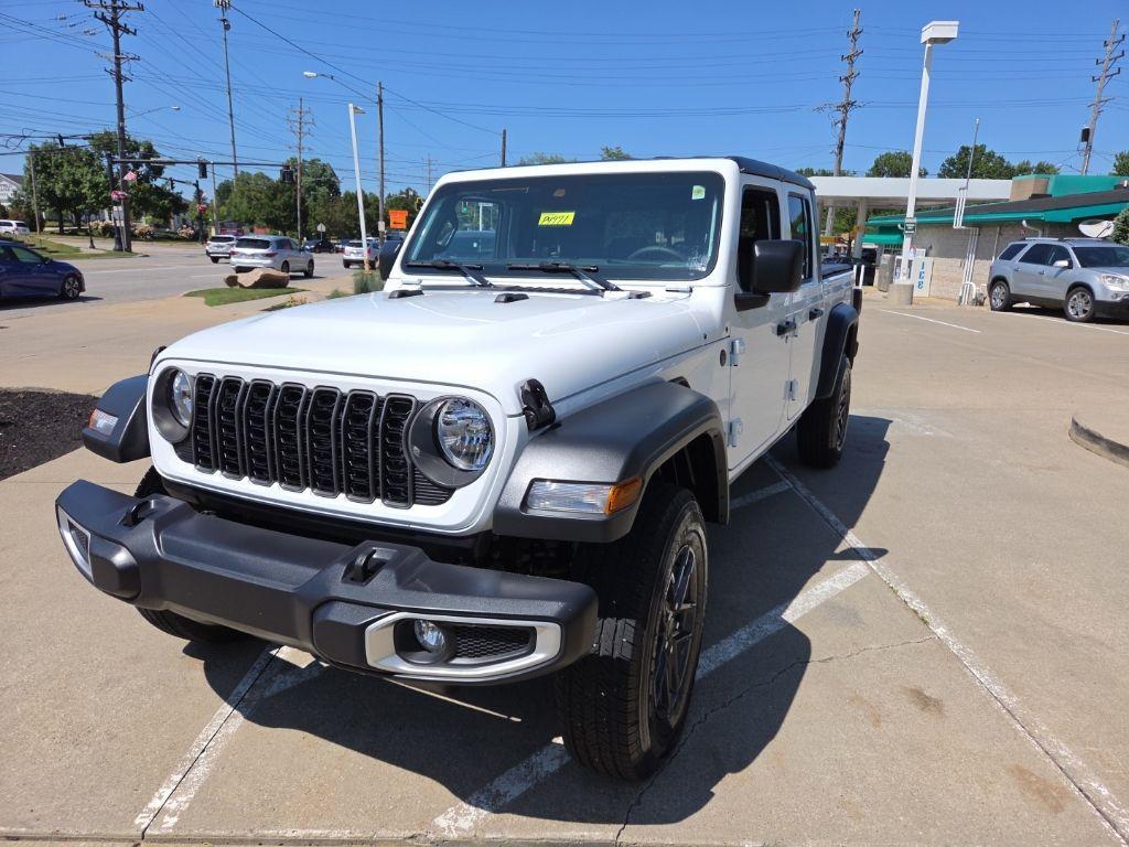 used 2025 Jeep Gladiator car, priced at $36,981