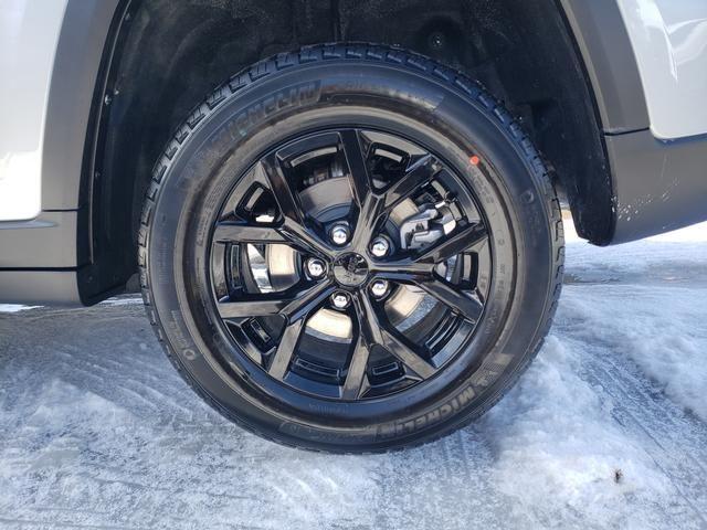 new 2026 Jeep Grand Cherokee car, priced at $45,201