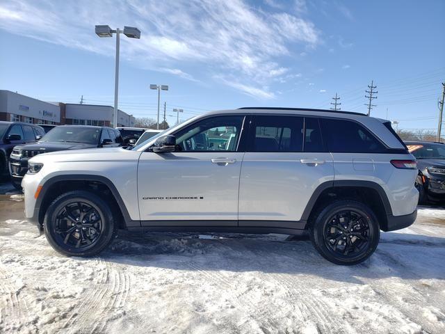 new 2026 Jeep Grand Cherokee car, priced at $45,201