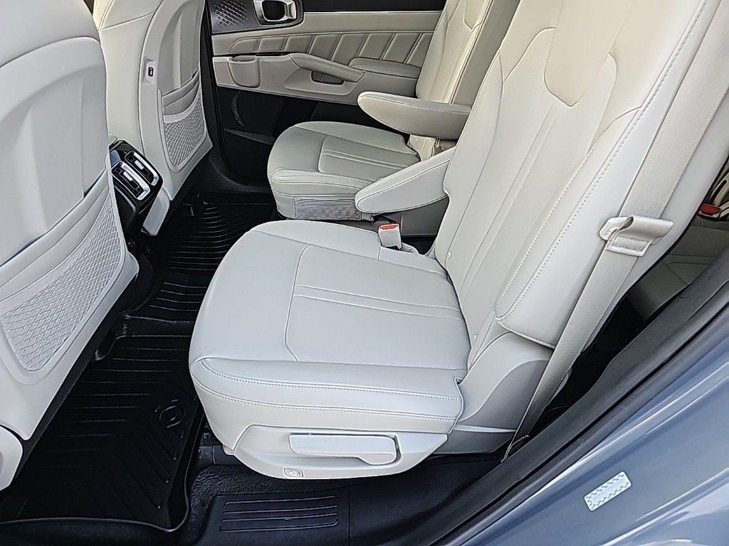 used 2021 Kia Sorento car, priced at $22,381