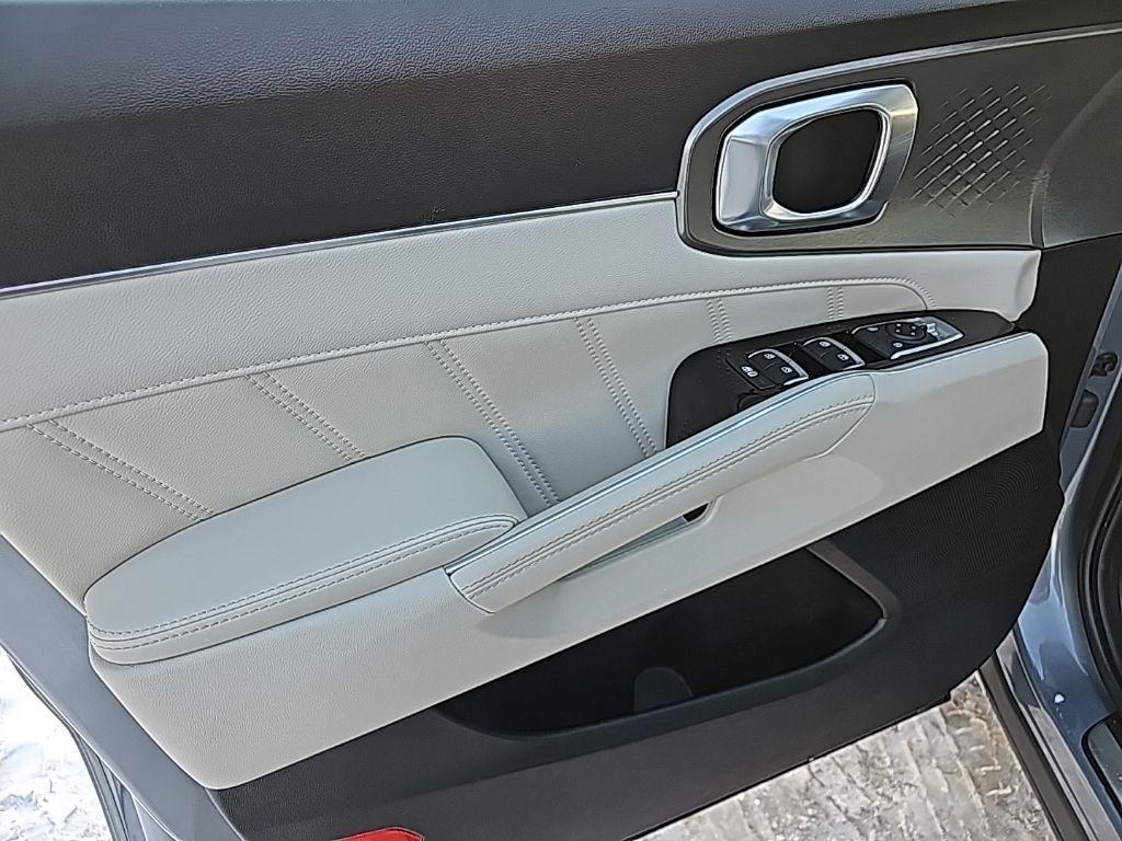 used 2021 Kia Sorento car, priced at $22,381