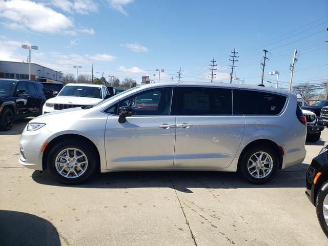 new 2026 Chrysler Pacifica car, priced at $41,737