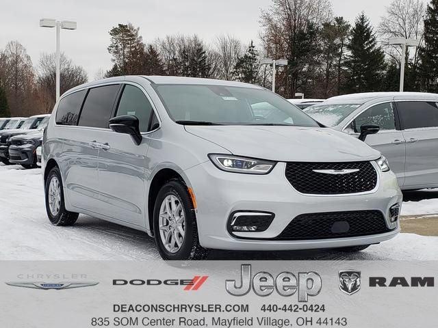 new 2026 Chrysler Pacifica car, priced at $40,871