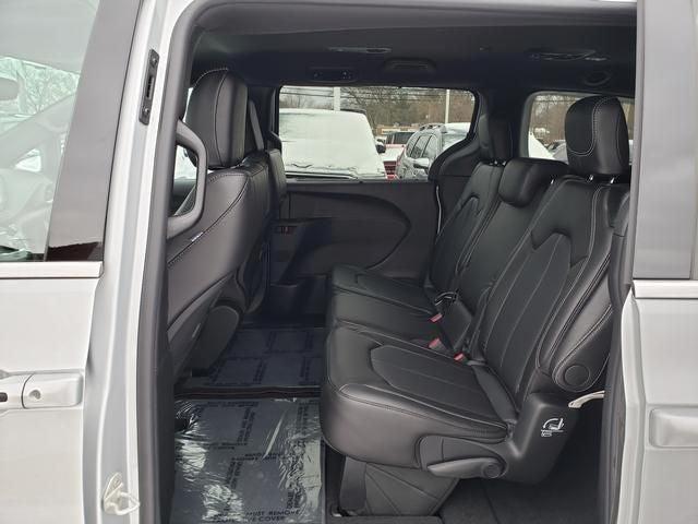 new 2026 Chrysler Pacifica car, priced at $40,871