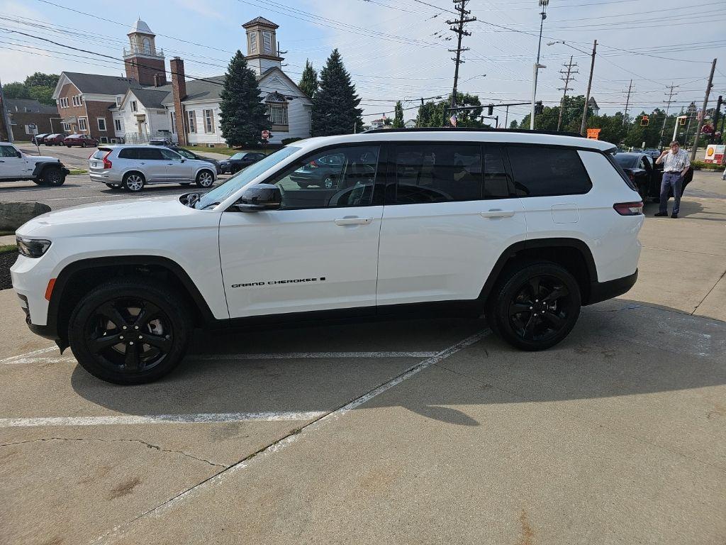 used 2025 Jeep Grand Cherokee L car, priced at $38,681