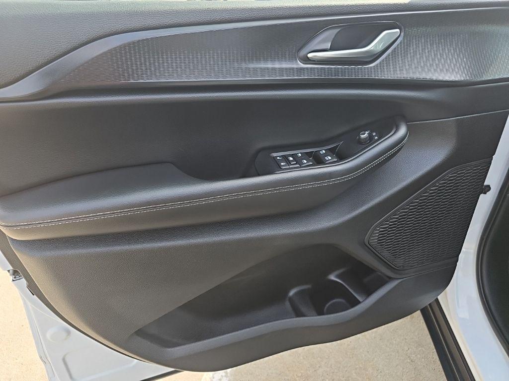 used 2025 Jeep Grand Cherokee L car, priced at $38,681