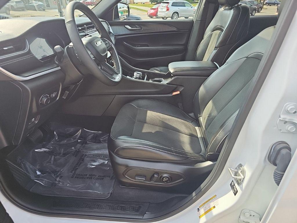 used 2025 Jeep Grand Cherokee L car, priced at $38,681
