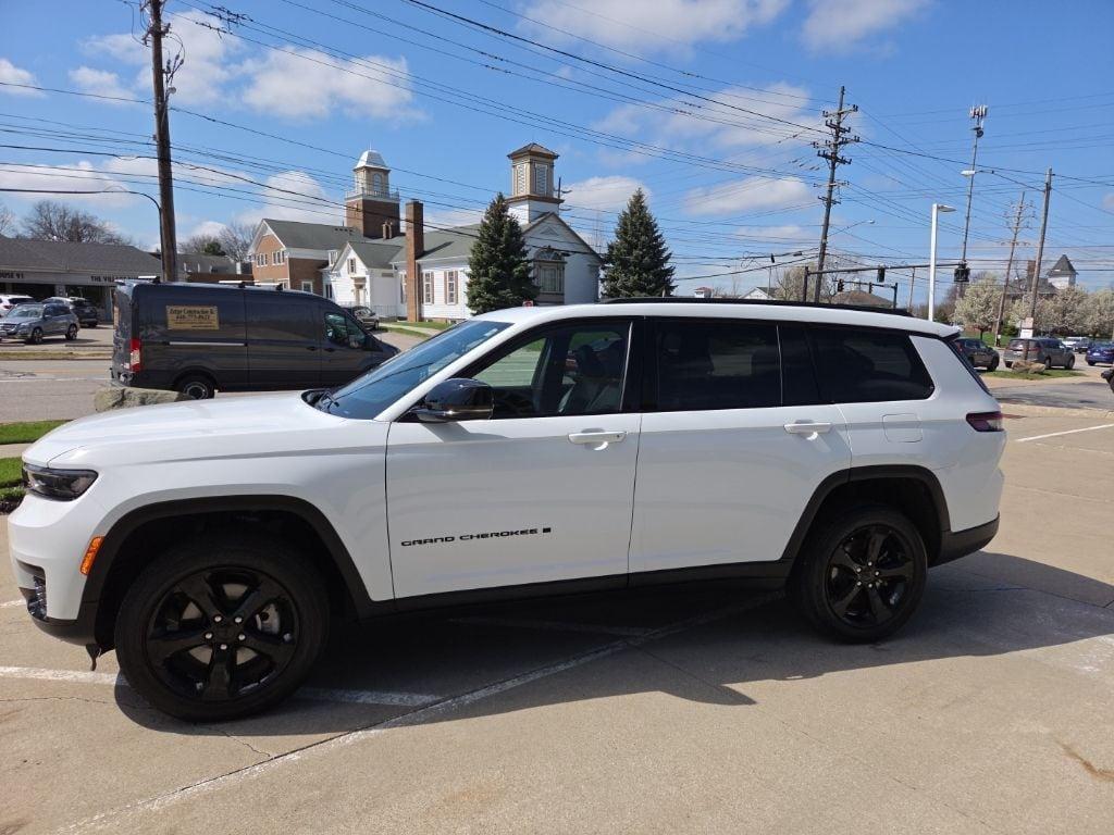 used 2024 Jeep Grand Cherokee L car, priced at $38,981