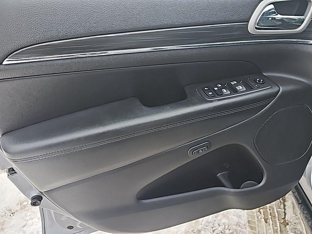 used 2020 Jeep Grand Cherokee car, priced at $21,981