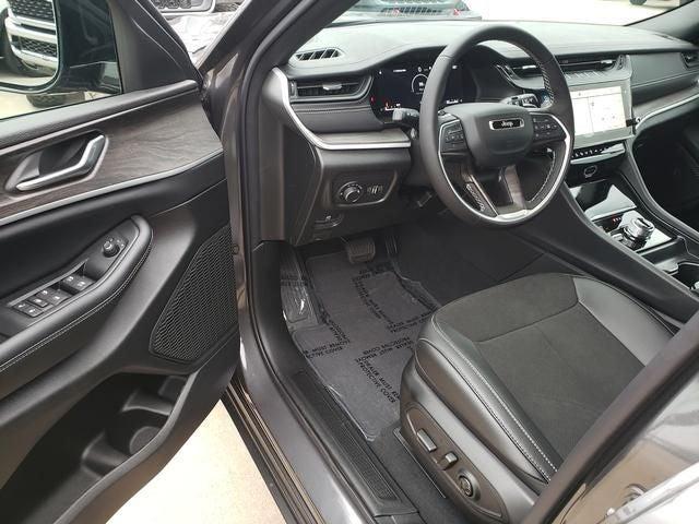 new 2026 Jeep Grand Cherokee car, priced at $47,670