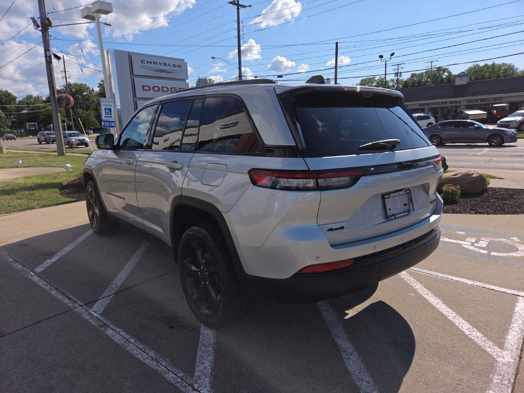 used 2024 Jeep Grand Cherokee car, priced at $34,981