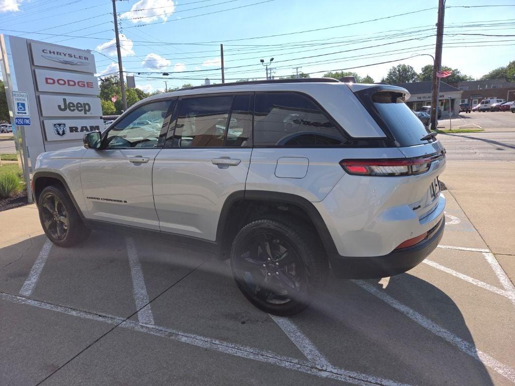 used 2024 Jeep Grand Cherokee car, priced at $34,981