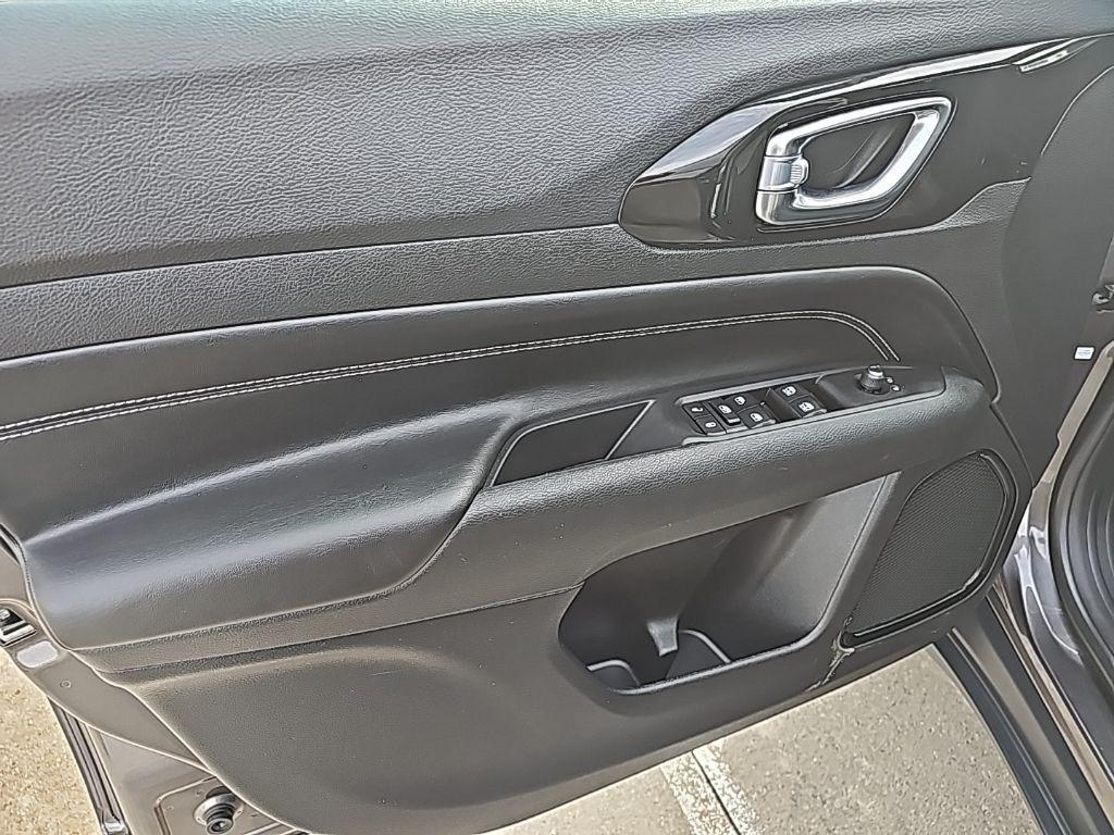 used 2022 Jeep Compass car, priced at $23,981