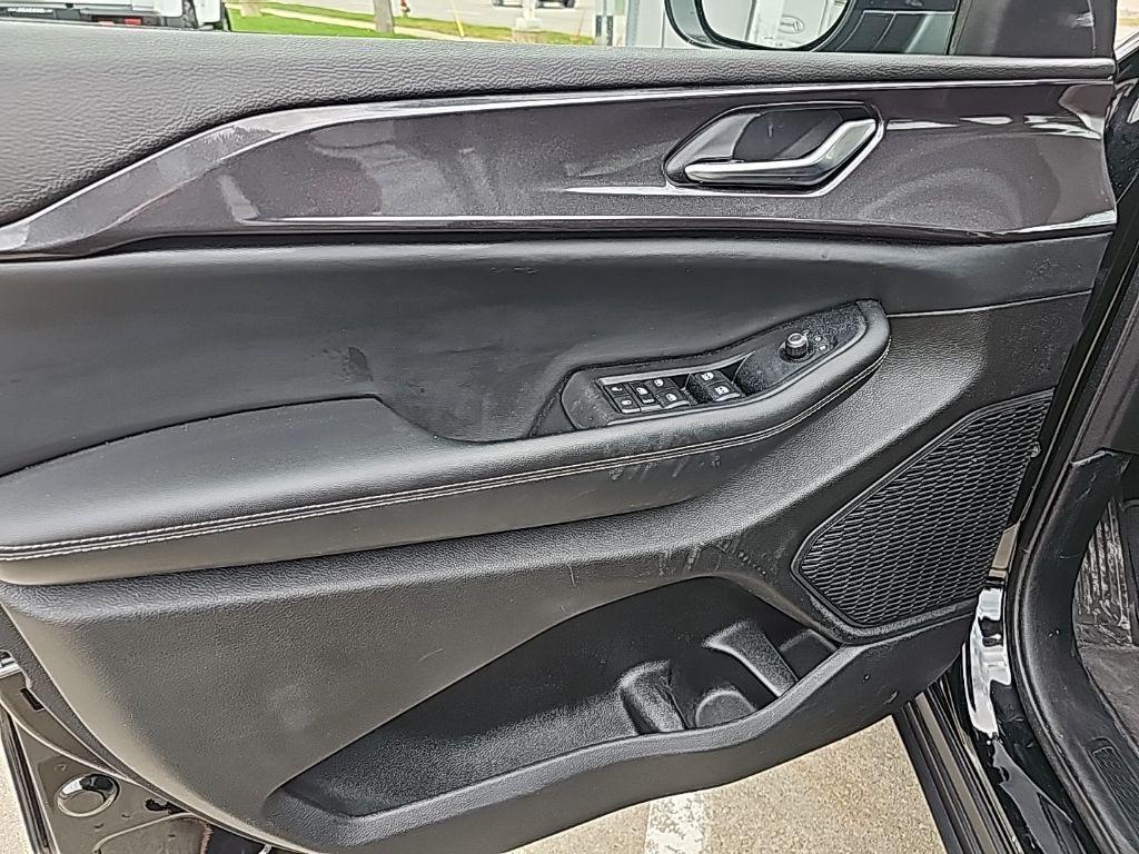 used 2023 Jeep Grand Cherokee L car, priced at $23,681