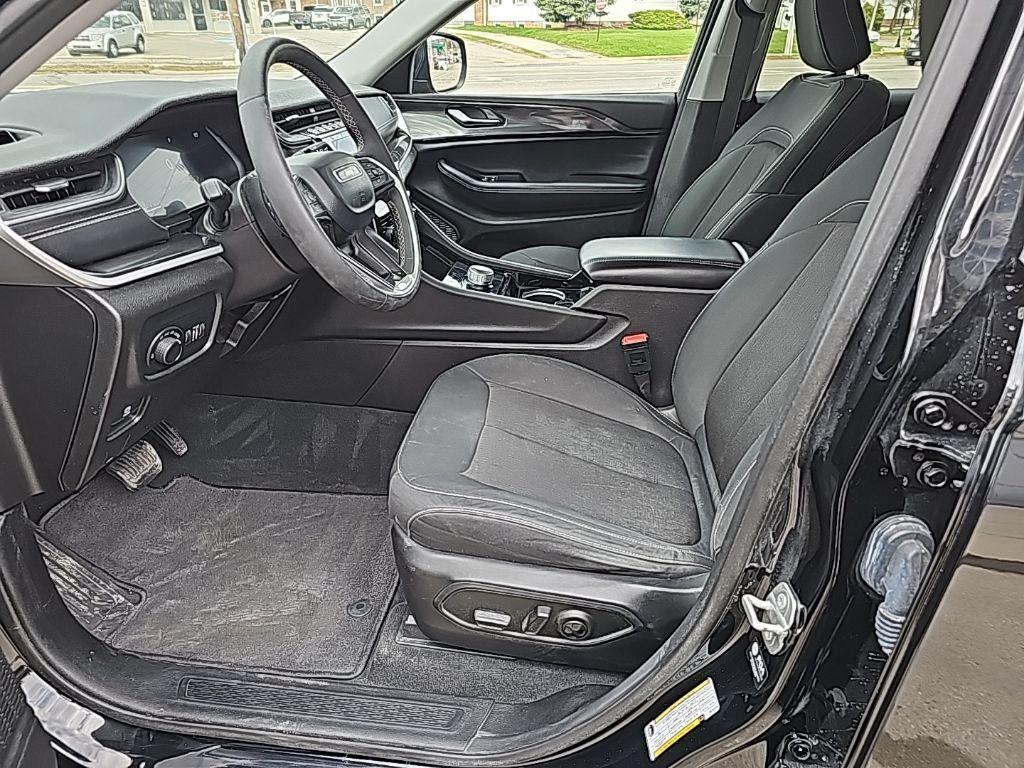 used 2023 Jeep Grand Cherokee L car, priced at $23,681