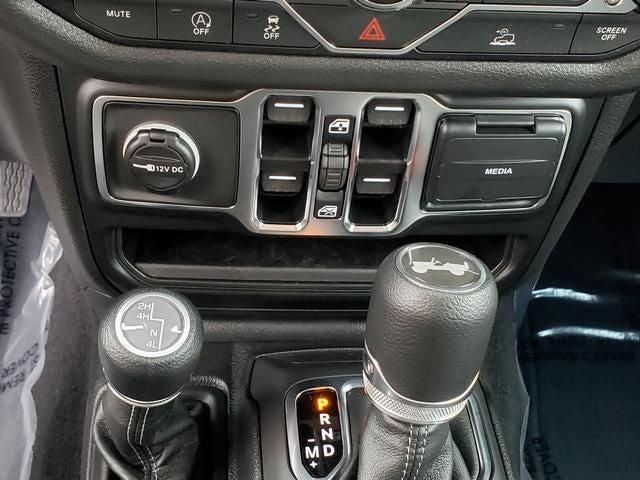 new 2025 Jeep Wrangler car, priced at $41,975