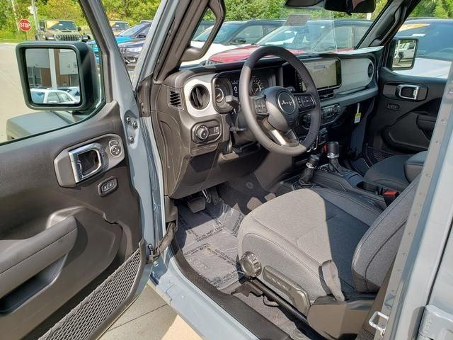 new 2025 Jeep Wrangler car, priced at $41,975