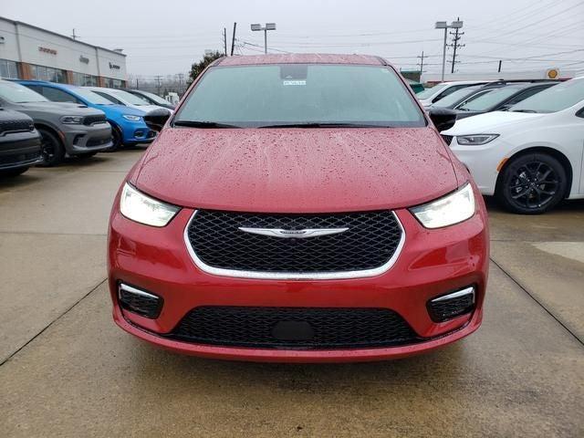 new 2026 Chrysler Pacifica car, priced at $39,965