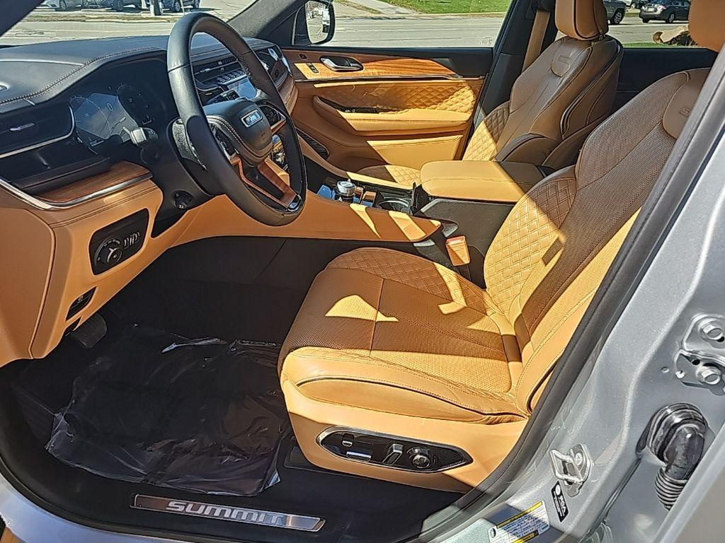 used 2025 Jeep Grand Cherokee car, priced at $57,981