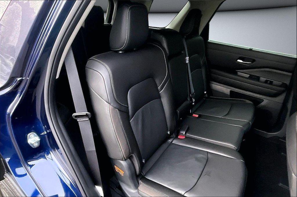 new 2025 Nissan Pathfinder car, priced at $37,929