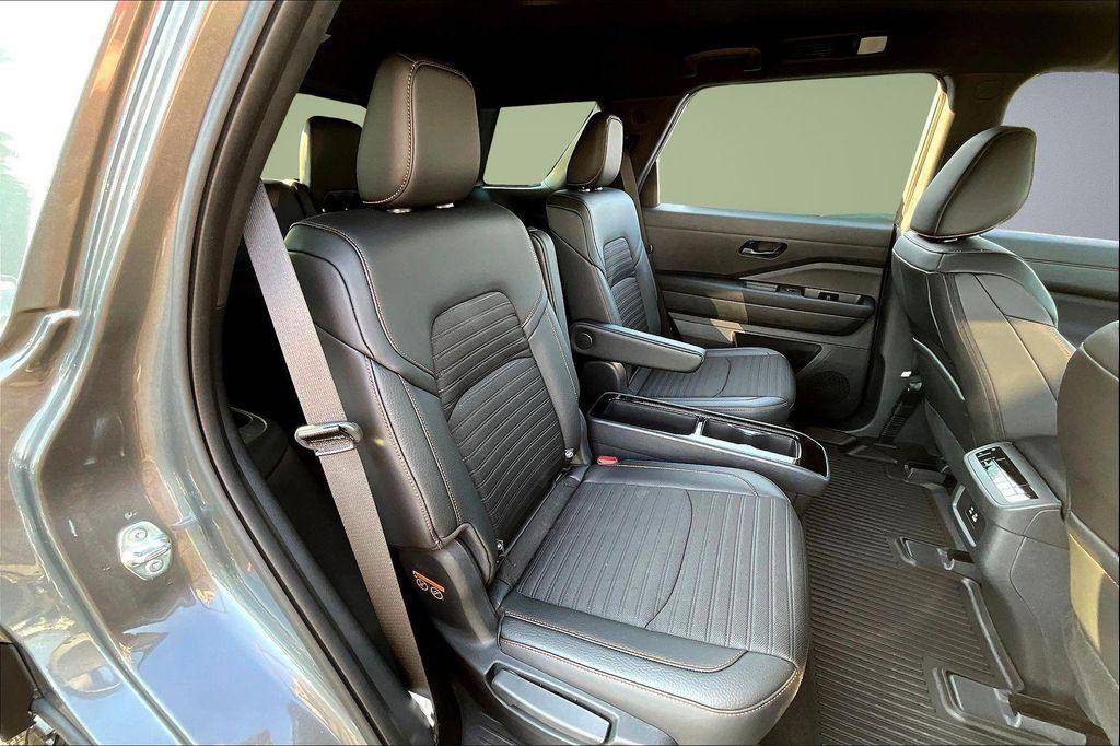 new 2025 Nissan Pathfinder car, priced at $38,187