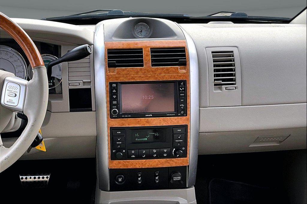 used 2009 Chrysler Aspen Hybrid car, priced at $12,988