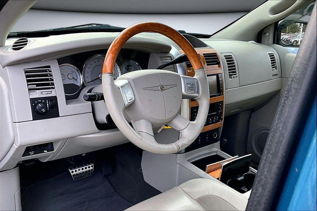 used 2009 Chrysler Aspen Hybrid car, priced at $12,988