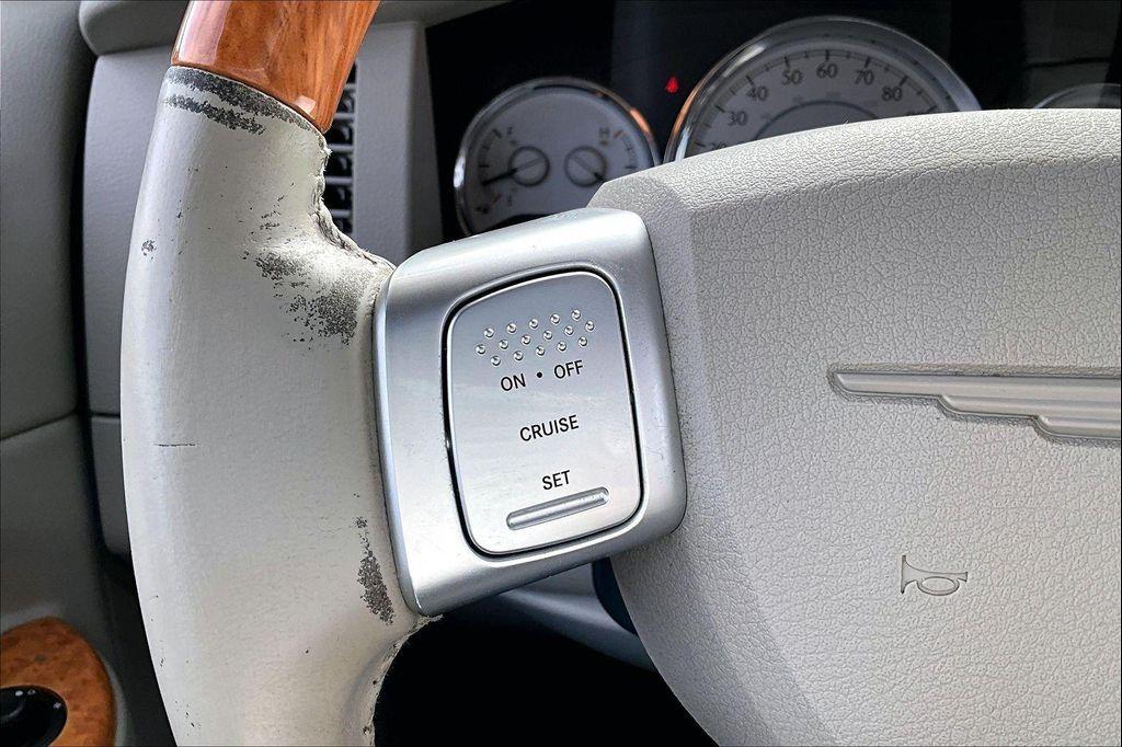 used 2009 Chrysler Aspen Hybrid car, priced at $12,988