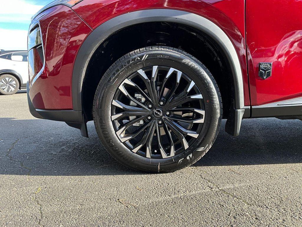 new 2025 Nissan Pathfinder car, priced at $45,058