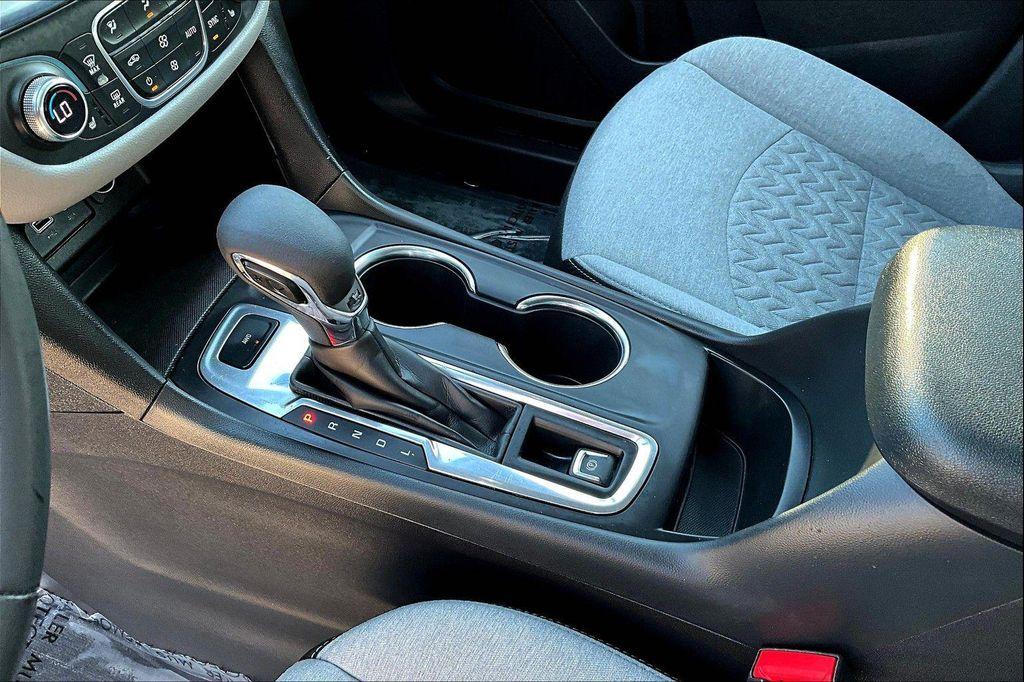 used 2024 Chevrolet Equinox car, priced at $20,511