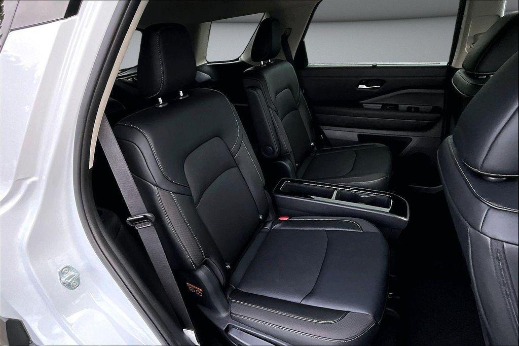 new 2026 Nissan Pathfinder car, priced at $45,012