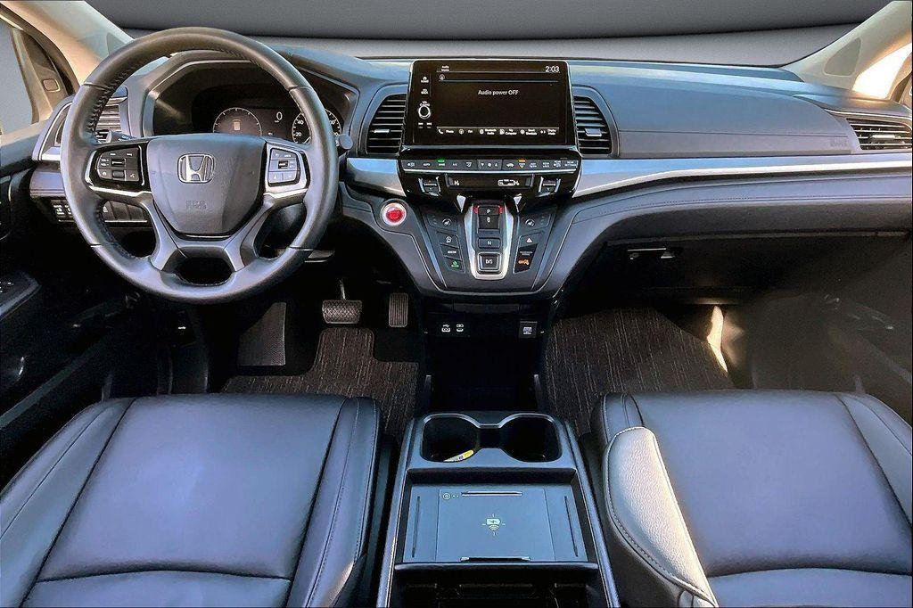 used 2025 Honda Odyssey car, priced at $35,671