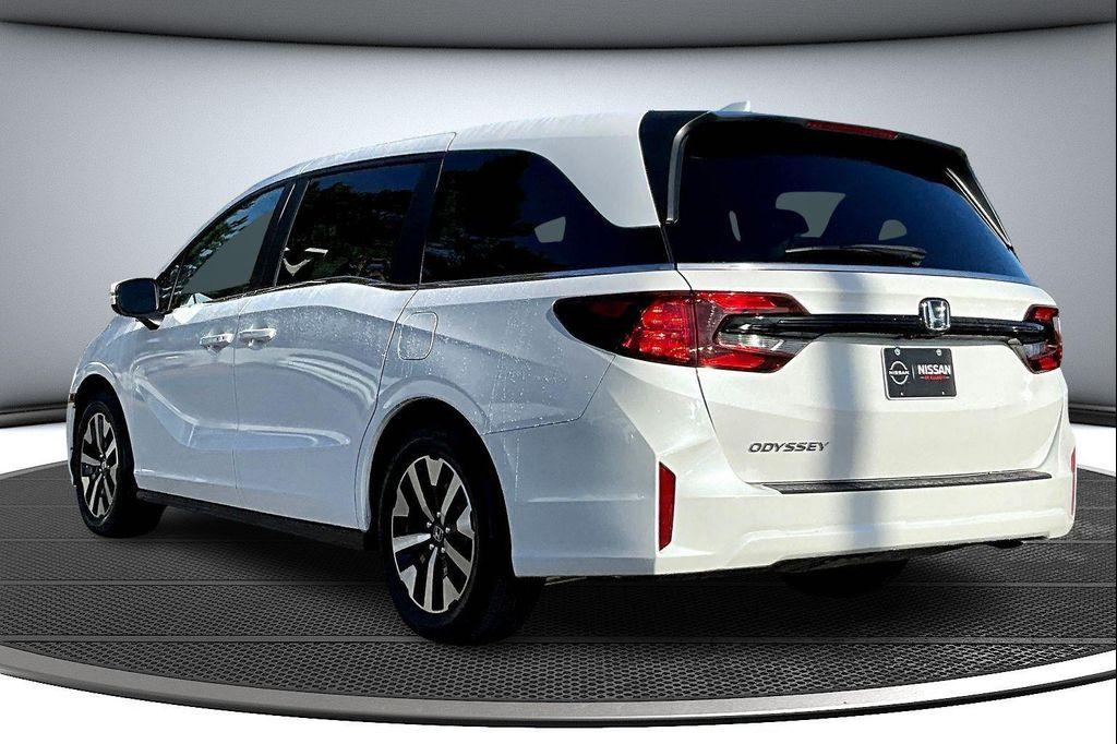 used 2025 Honda Odyssey car, priced at $35,671