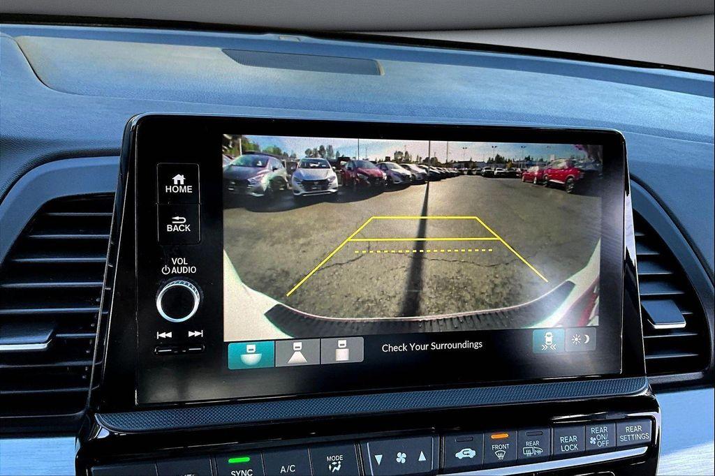 used 2025 Honda Odyssey car, priced at $35,671