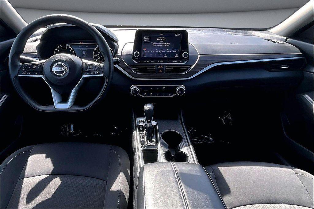 used 2025 Nissan Altima car
