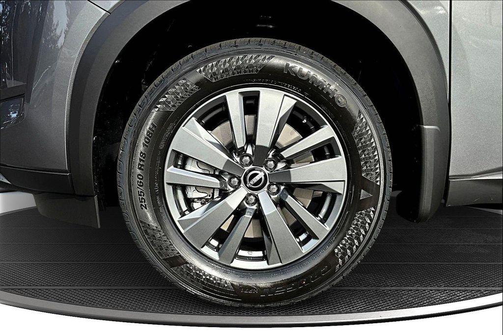 new 2025 Nissan Pathfinder car, priced at $35,739