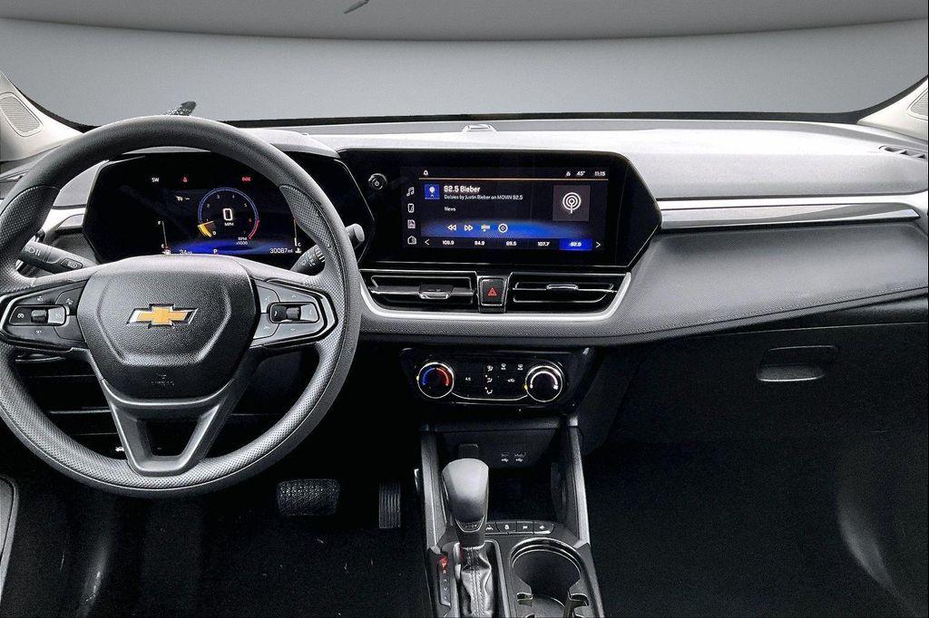 used 2025 Chevrolet TrailBlazer car, priced at $21,881