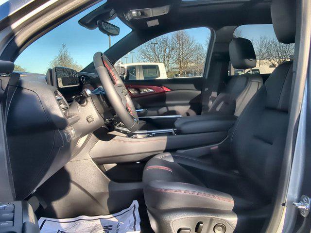 used 2025 Chevrolet Traverse car, priced at $54,262