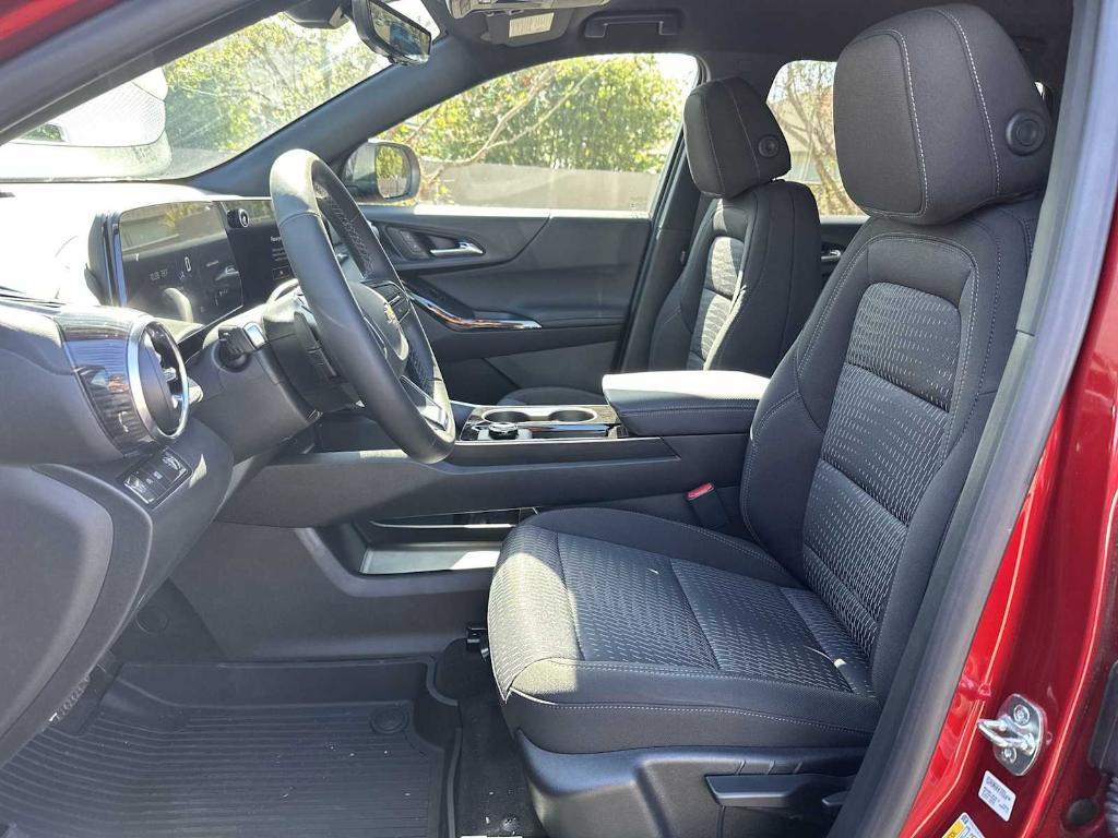 new 2026 Chevrolet Equinox car, priced at $27,198