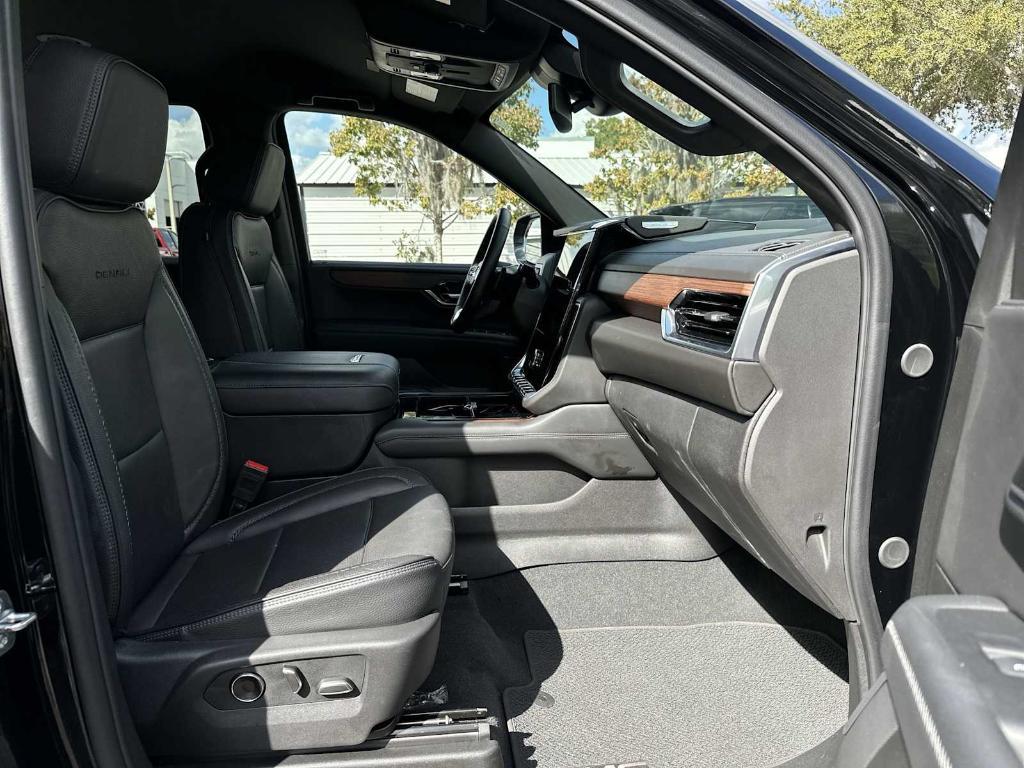 2025 Onyx Black GMC Yukon