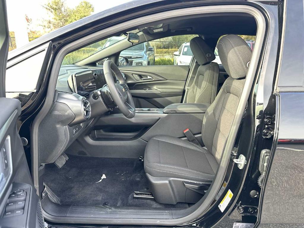 new 2026 Chevrolet Equinox EV car, priced at $28,065