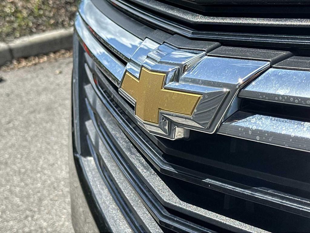 used 2024 Chevrolet Equinox car, priced at $19,035