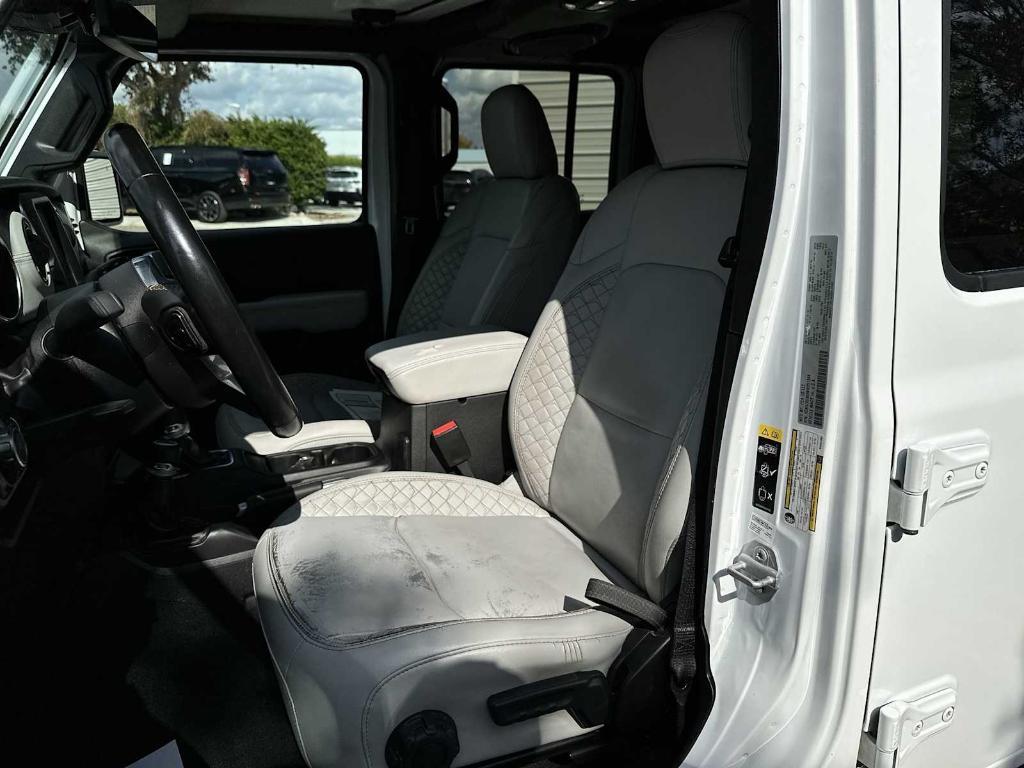 used 2022 Jeep Wrangler Unlimited car, priced at $26,399