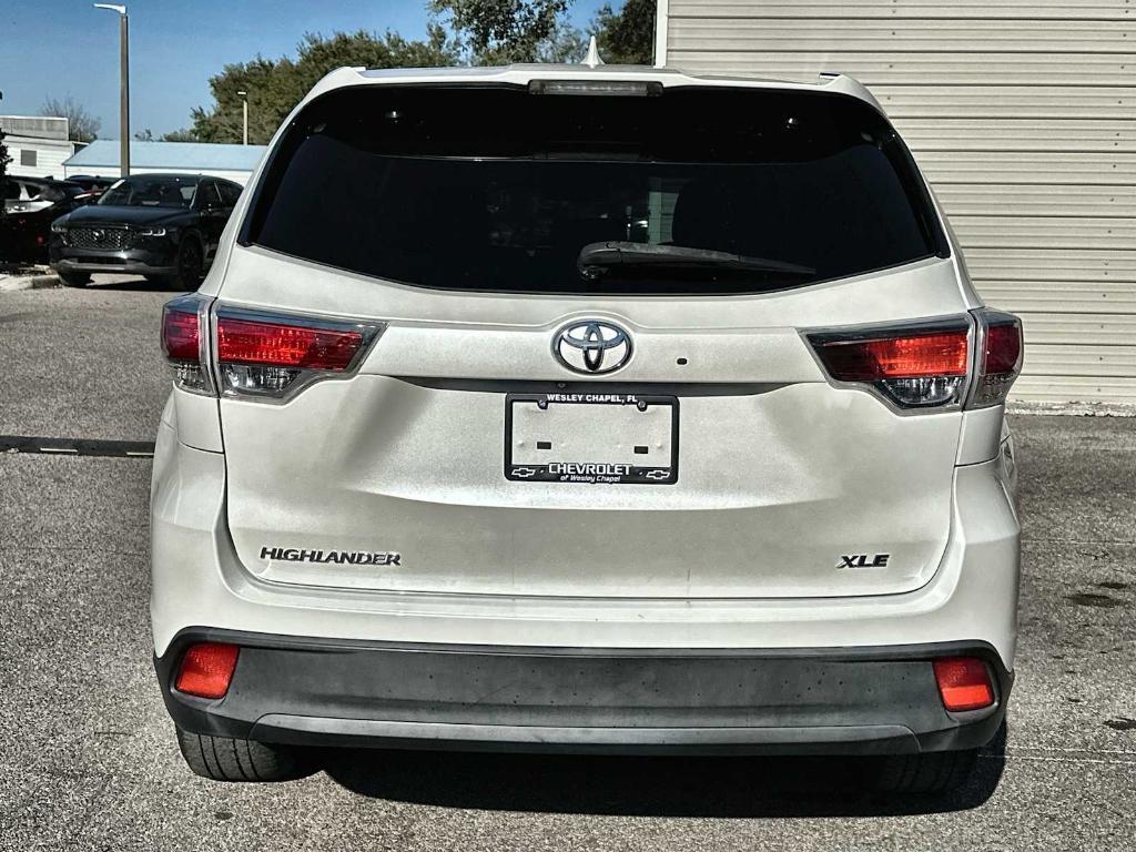 used 2015 Toyota Highlander car, priced at $13,999