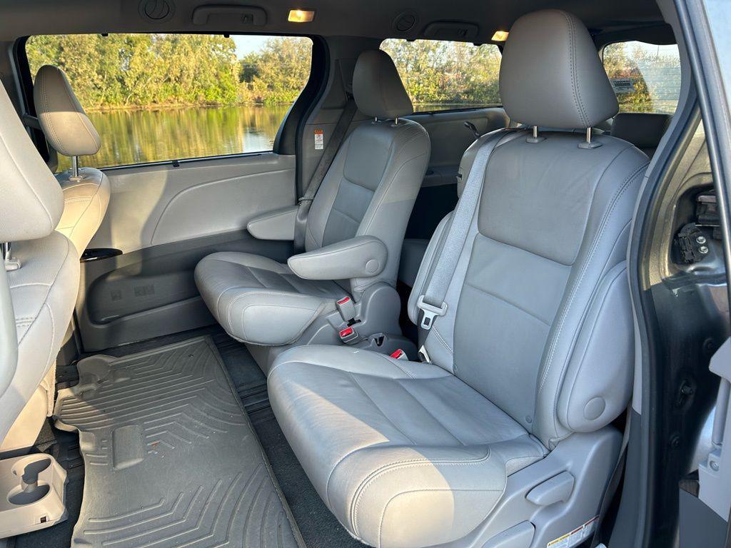 used 2017 Toyota Sienna car