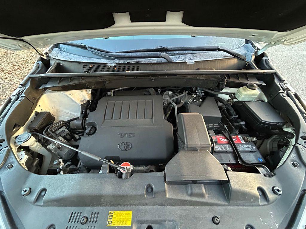 used 2016 Toyota Highlander car, priced at $23,947