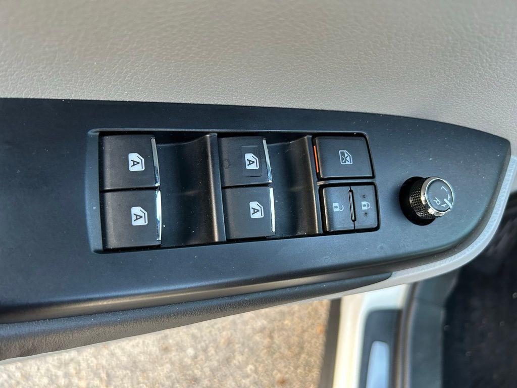 used 2016 Toyota Highlander car, priced at $23,947