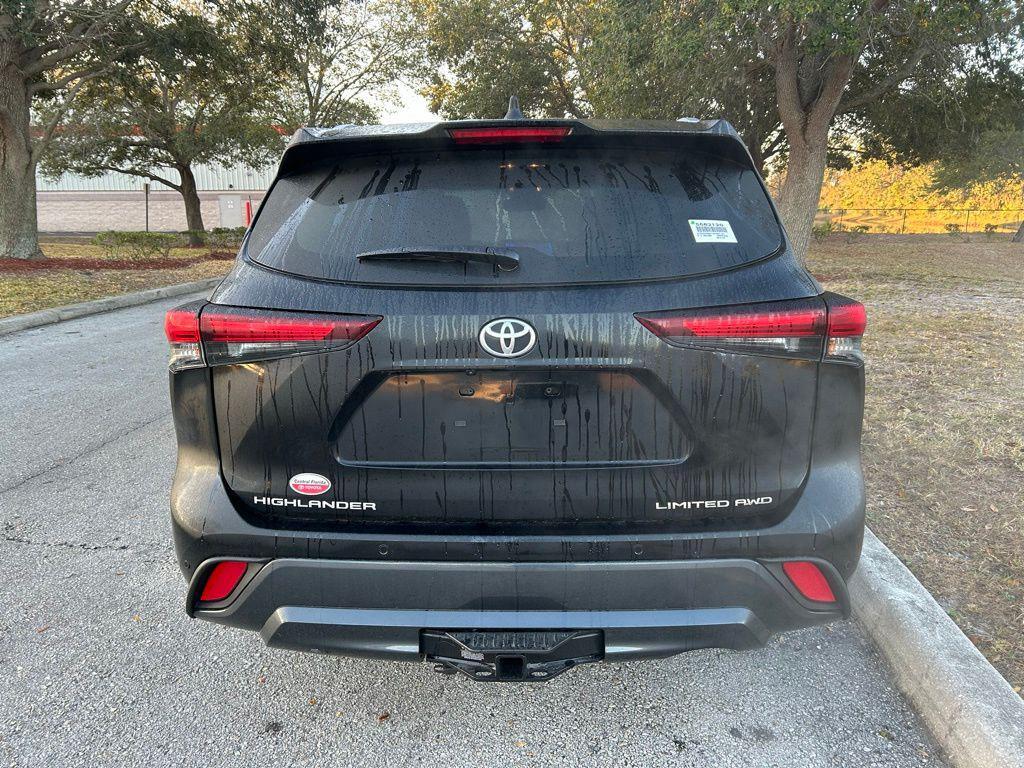used 2025 Toyota Highlander car, priced at $49,977