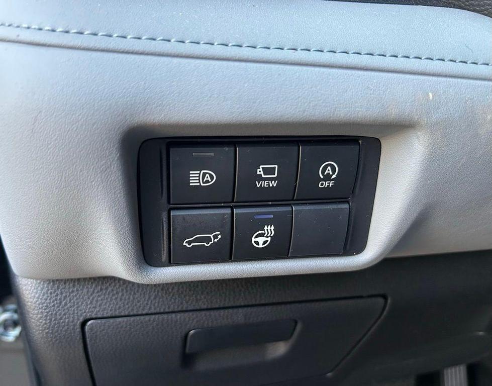 used 2025 Toyota Highlander car, priced at $49,977