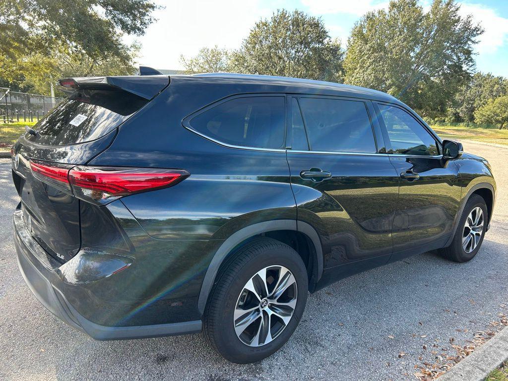 used 2022 Toyota Highlander car, priced at $28,437